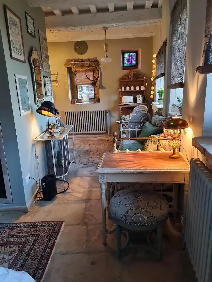 Gite De St Clair Ville-sur-Jarnioux Tatil Evi