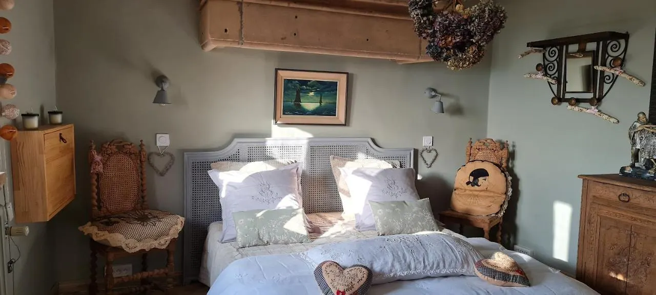 Holiday home Gite De St Clair Ville-sur-Jarnioux France