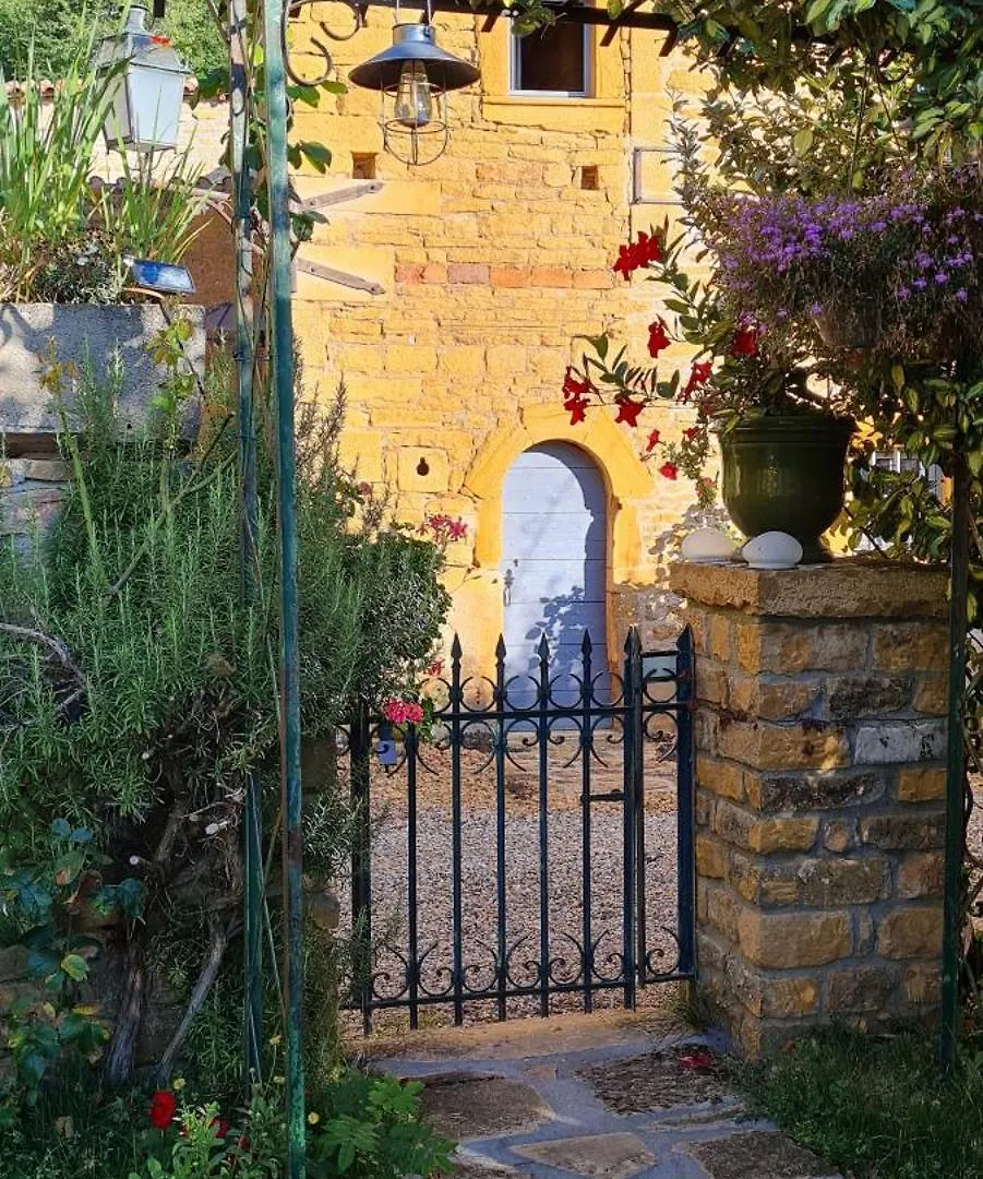 Holiday home Gite De St Clair Ville-sur-Jarnioux